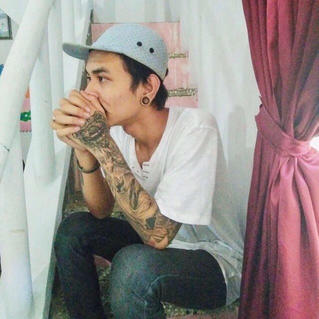 donyerlangga3's tweet photo. Join my LIVE > hihihi on #BIGOLIVE. https://t.co/a25gOANvIi https://t.co/XxE1eczfLX