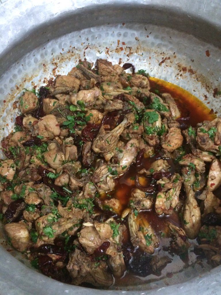 vrindakumari27's tweet photo. Jungli Murga#home delivery#food lover# Rajpootana kitchen#home chef !!! https://t.co/qsKfz6hq9q