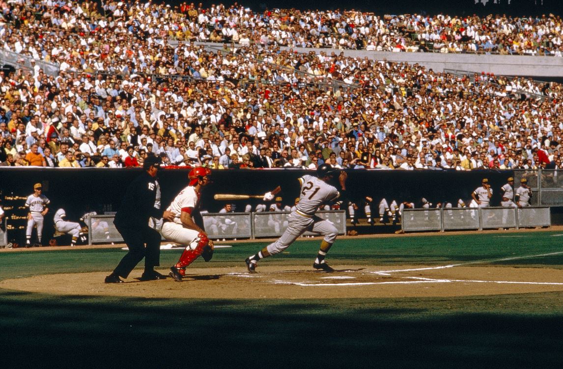mlbespanol's tweet photo. Hoy en el 1956, Roberto Clemente, 1er jugador en conectar un grand slam dentro del parque, y a su vez, walk off. https://t.co/ghzfrm1XmX