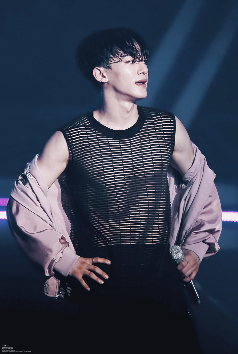 CHENlog's tweet image. shook