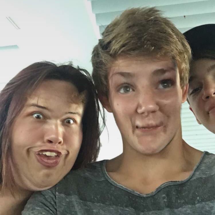 StanBrowney's tweet photo. Snapchat right now 😂👻: StanBrowney https://t.co/a6ZKVwstQj