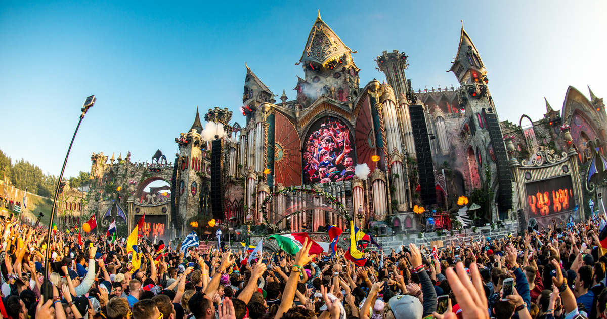 socialys's tweet photo. Nice view from #tommorowland and awesome #party https://t.co/Yn5bLa78NZ