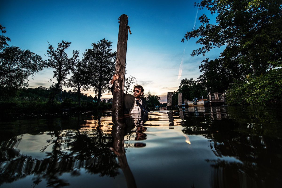 BlackSverker's tweet photo. The man in the river #Nikon #d800e #Profoto #pro7b #Sunset https://t.co/pl2LAaTIgX