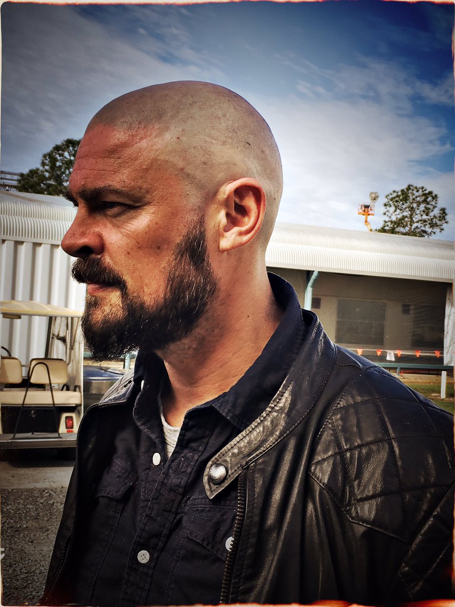 Karl Urban Shows Off His Skurge Role in Thor: Ragnarok | Geek Outpost