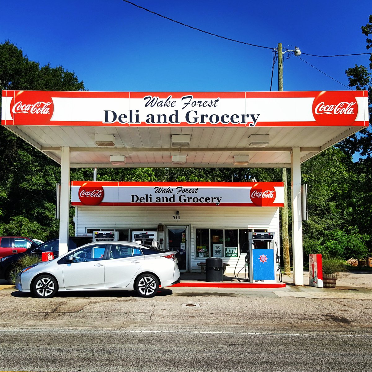 trianglexplorer's tweet photo. Enjoyed exploring the Triangle with the Prius this past week. Over 450 miles travelled &amp; half a tank left! #TriPrius https://t.co/SMlBZQc3Qa