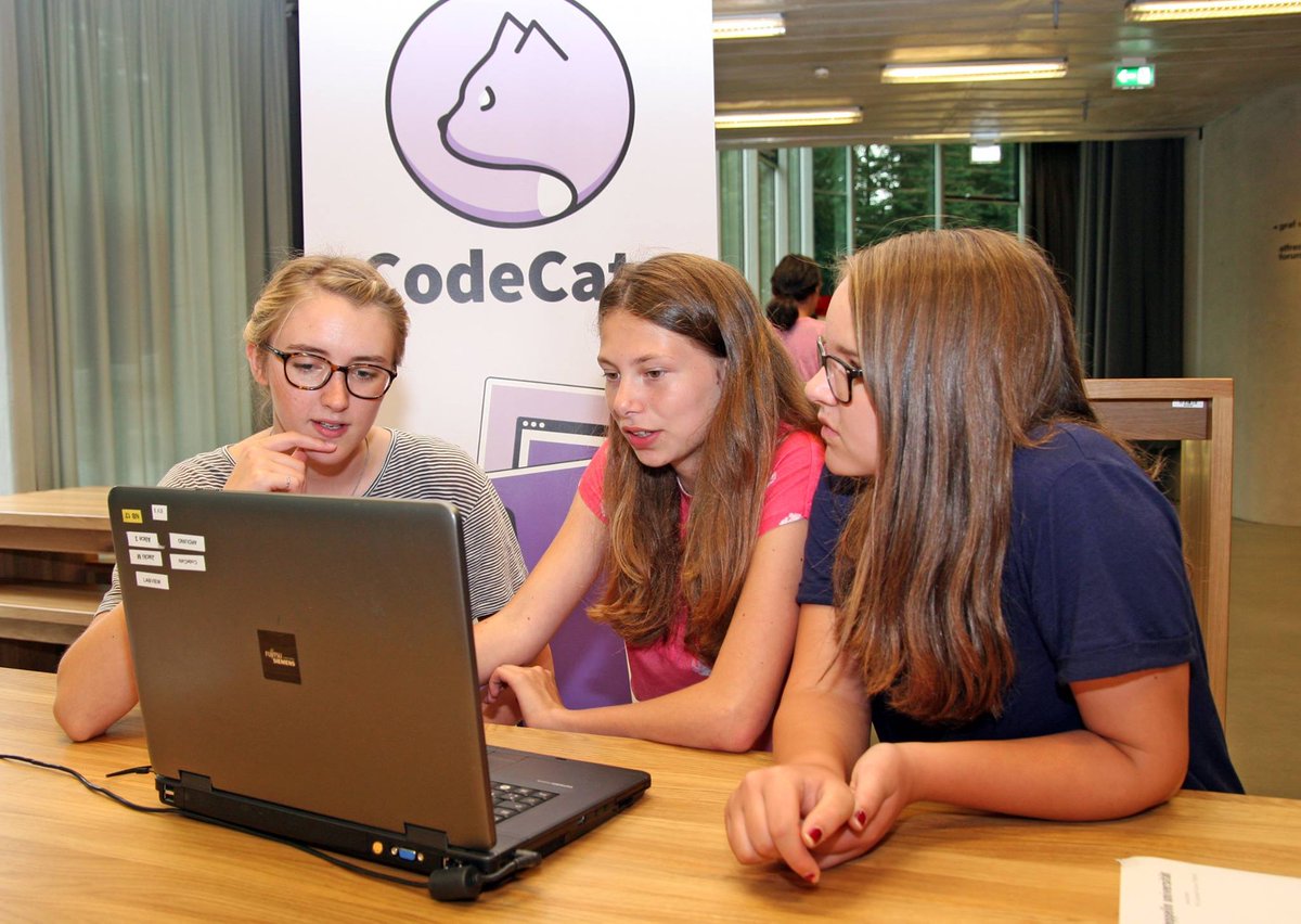 codecats_io's tweet photo. Potzblitz the student-researchers program, hosted this year's final @zeppelin. @TanjaSavanin from CodeCats was there https://t.co/qPSpLuwGUL