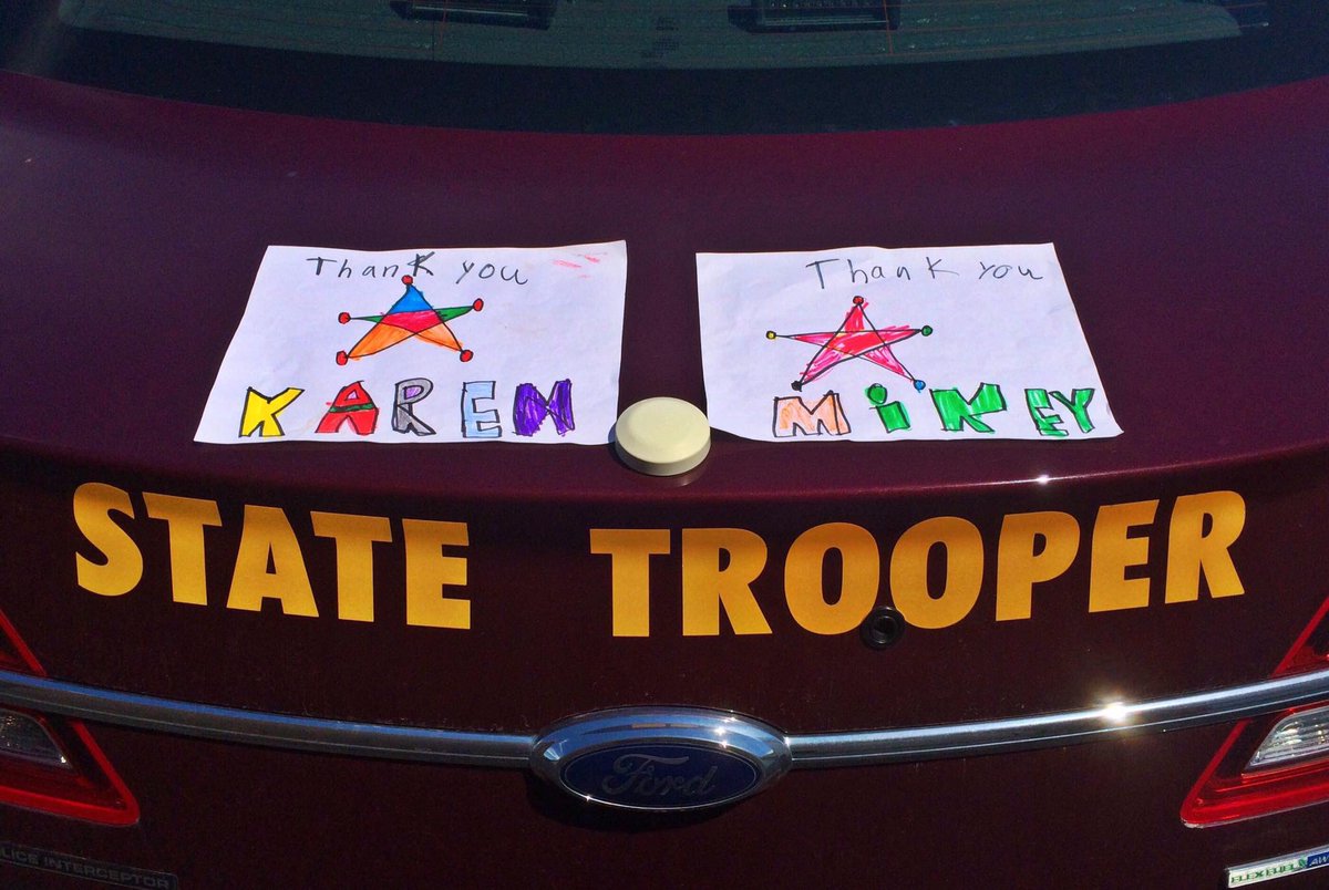 MSPPIO_NW's tweet photo. One of my coworkers had these adorable pictures made for her by a couple of children #thankful #MondayMorningMade https://t.co/SDaxoA6gCA