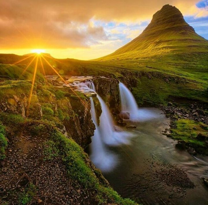 Alcalo1's tweet photo. Buenos días! #FelizLunes #FelizInicioDeSemana 🌅🌄 😘 https://t.co/pooZzpBNSg
