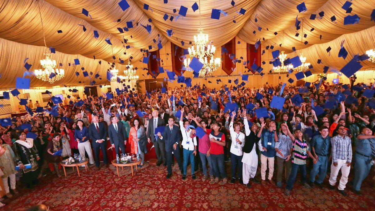 iEARNPAK's tweet photo. #AmbassadorHale awarded certificates to 1000 graduating our #SIEAccess students @usembislamabad @usconsulatekhi https://t.co/Tav1lAlNBP