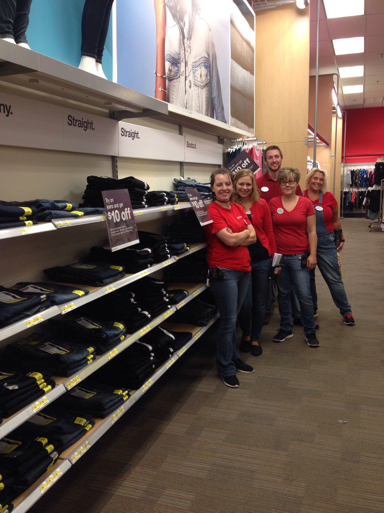 katiebaert's tweet image. We are ready to drive sales at T0278! #DenimWeek @TargetMattJack @ashrock19 @TraceCase_ @EMDonoughe @ChrisAtomKing