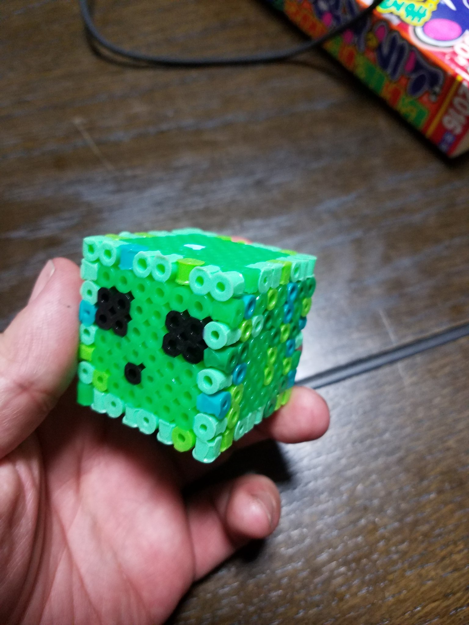 Takatronix アイロンビーズ作りにはまっている息子 マイクラの金インゴットとスライム 立体 Takatronix アイロンビーズ作りにはまっている息子 マイクラの金インゴットとスライム 立体