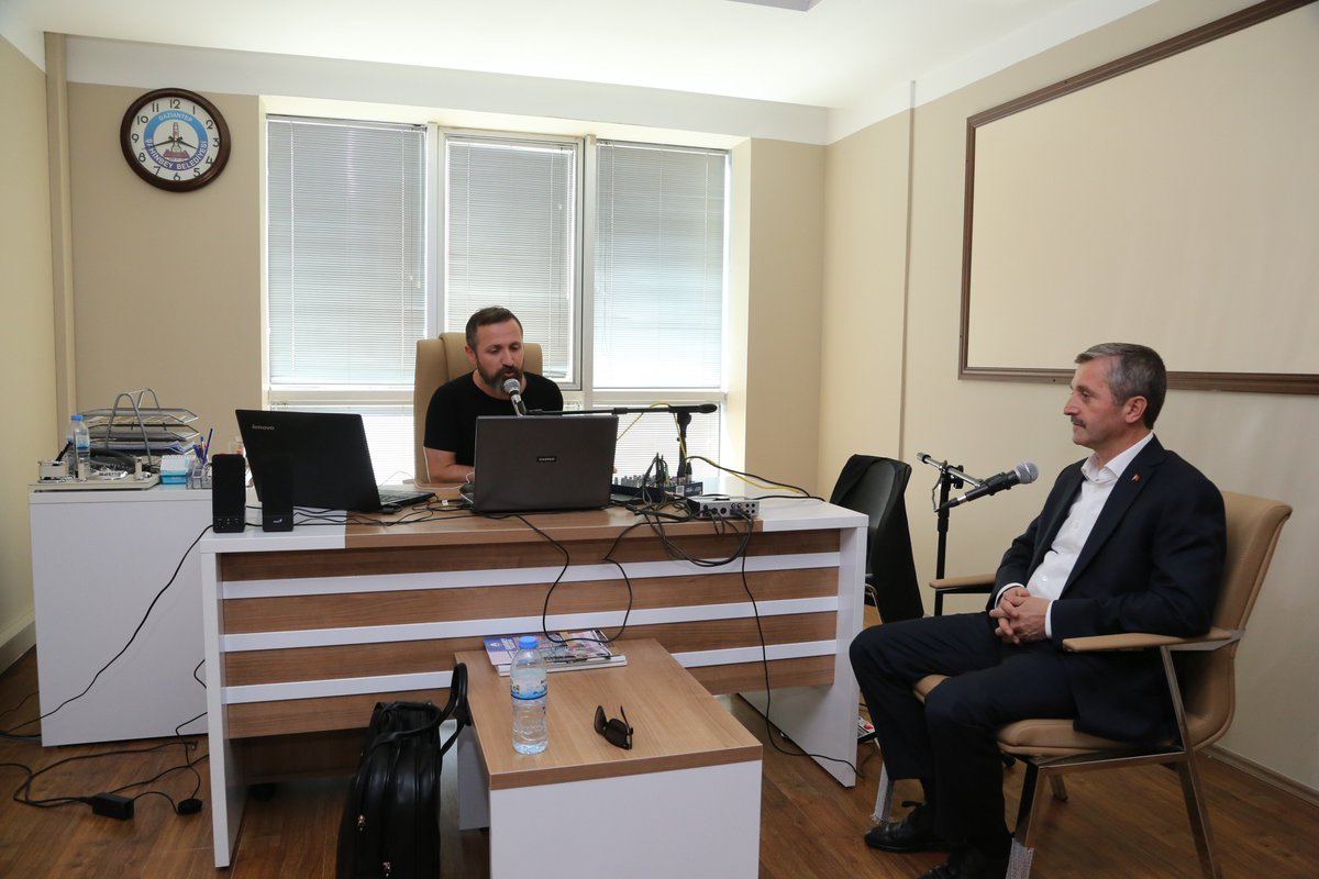 An itibari ile Nam-ı diğer gölge <a href="/talhaboraoge/">Talha Bora Öge</a>  <a href="/sahinbeybel/">Şahinbey Belediyesi</a> 'de canlı yayın konuğuyum. radyo7.com/dinle/index.php