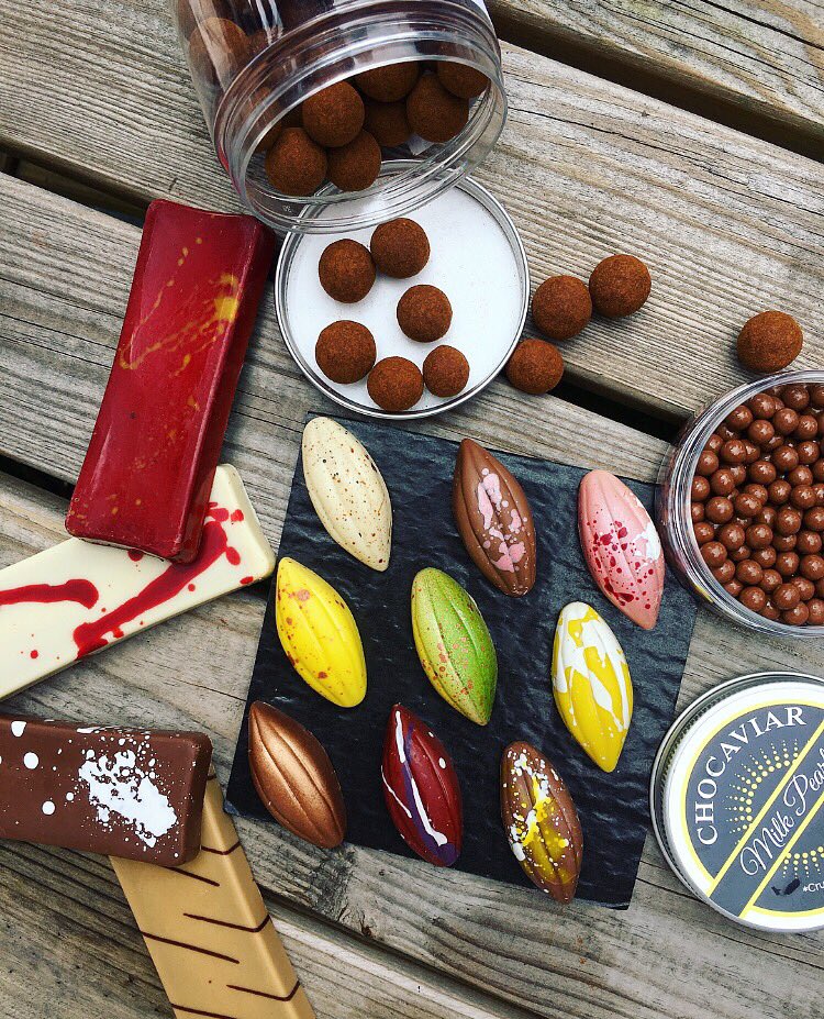 certified_nosh's tweet photo. #Monday #munchies cured with these #delish #handmade #chocolates by @XTchocolate 🍫🍫🍫 #xtchocolate #foodie https://t.co/byVlUQYhbS