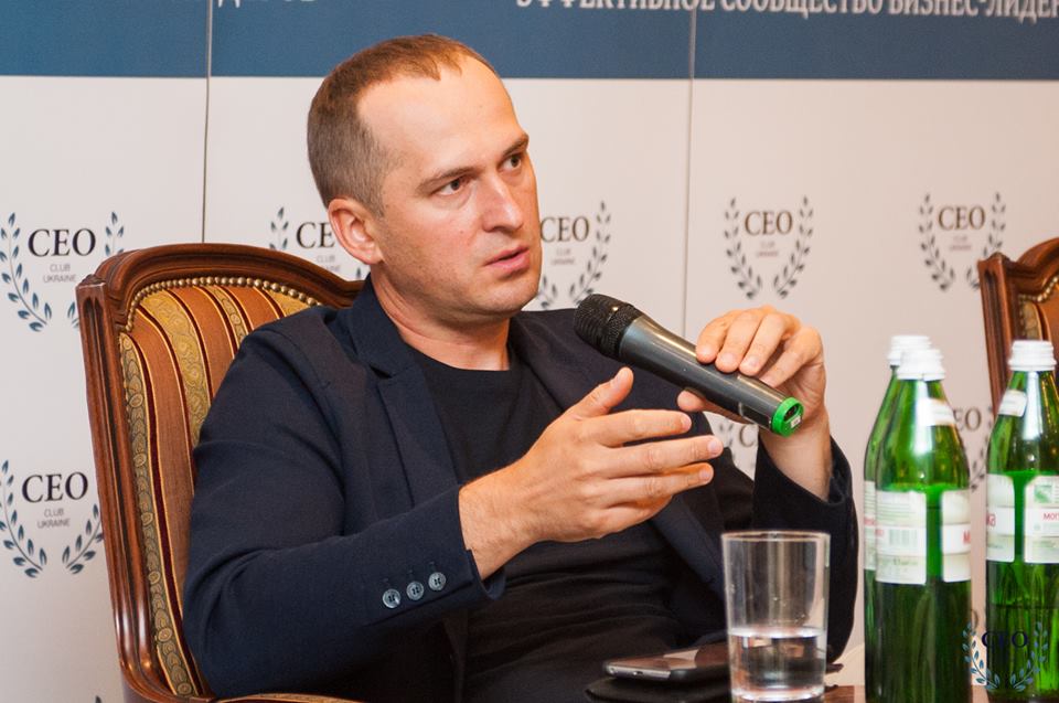 Pavlenko_OM's tweet photo. CEO Club Ukraine
Разом з А.Пивоварським поділилися досвідом держуправлін. та думками щодо взаємодії бізнесу і дер-ви https://t.co/4jzMyZEyiW
