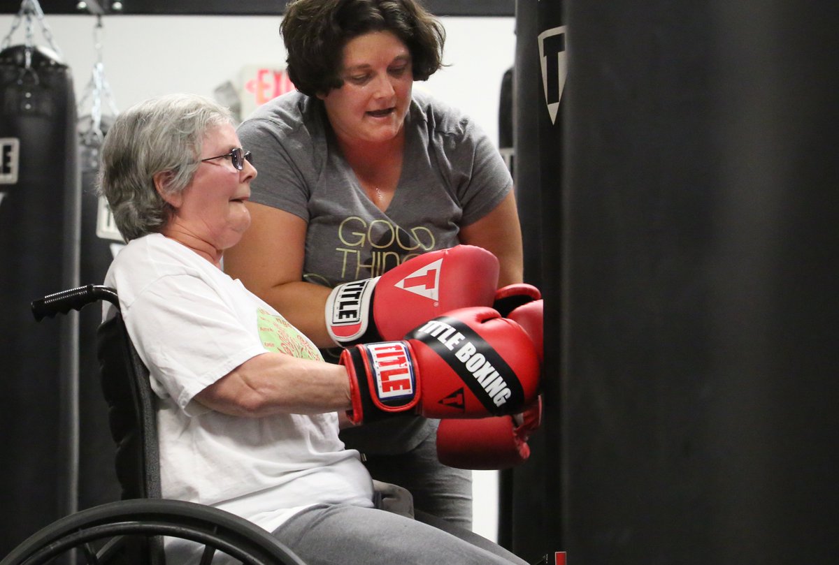 RedHuber's tweet photo. Anita Miller,L,with Parkinson's &amp; daughter Christina Heatly train at @TBCOrlando. Story: https://t.co/cqDC0KZ4A4 https://t.co/PzBPYu7kDE