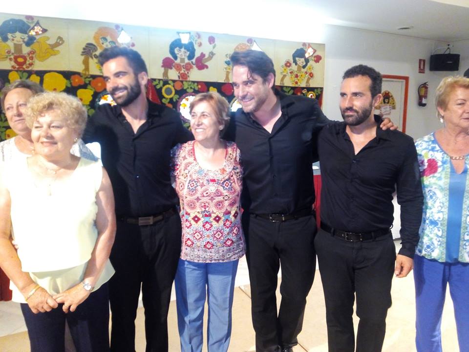 Hotelaspalmeras's tweet image. ¡¡VERANO 2016 * SUMMER 2016!! #enjoy #FunTimeJulio2016 #Entertainment #music #aquaZumba