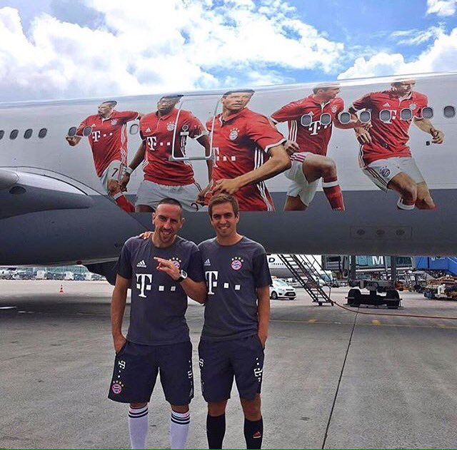 KingRibery_7's tweet photo. Off to USA! 👌🏼 
#preseason #Kingandcaptain #chicago https://t.co/dfn1cPRKPz