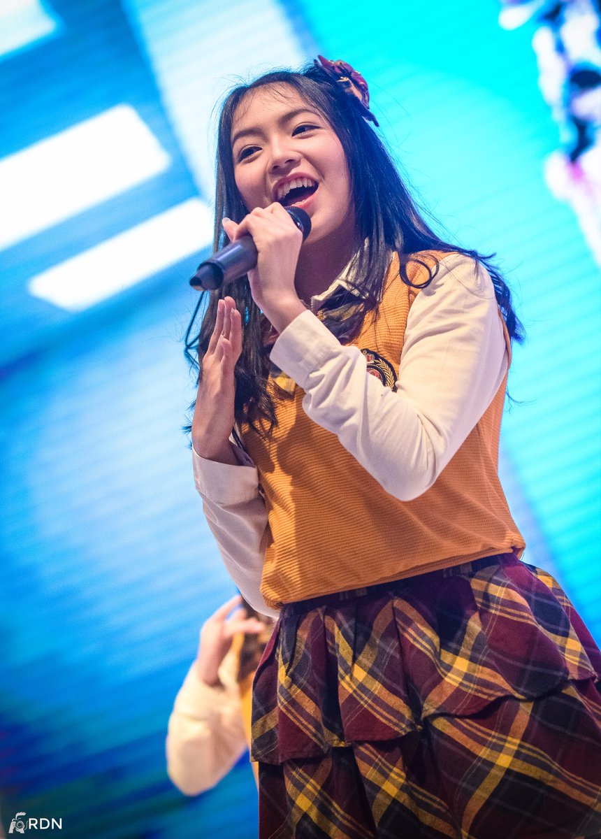 RDNADN's tweet photo. Shania Gracia - @S_GraciaJKT48 at HUT BNI ke-70 JCC Senayan (24.07.16) #BNIDay https://t.co/6dHcvl5cwT