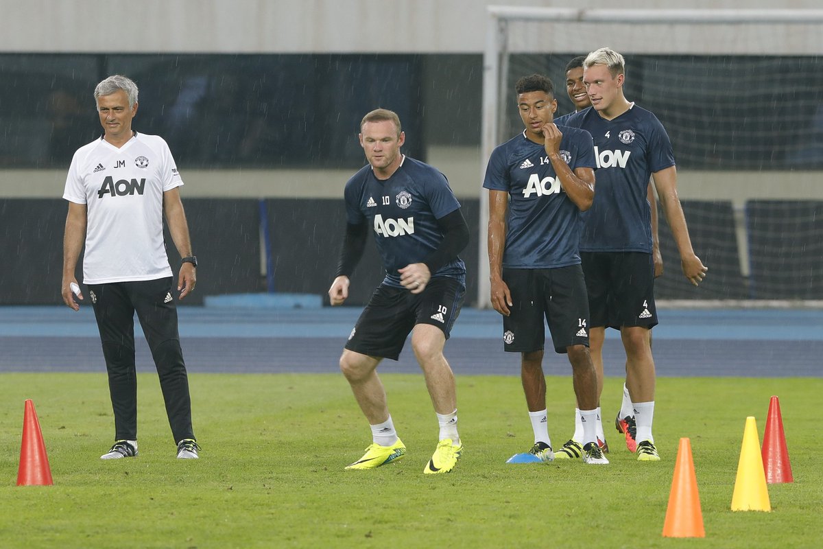 EuropaLeague's tweet photo. Henrikh Mkhitaryan &amp; Manchester United step up preparations ahead of the new season. #UEL https://t.co/qvozH7ZWC9