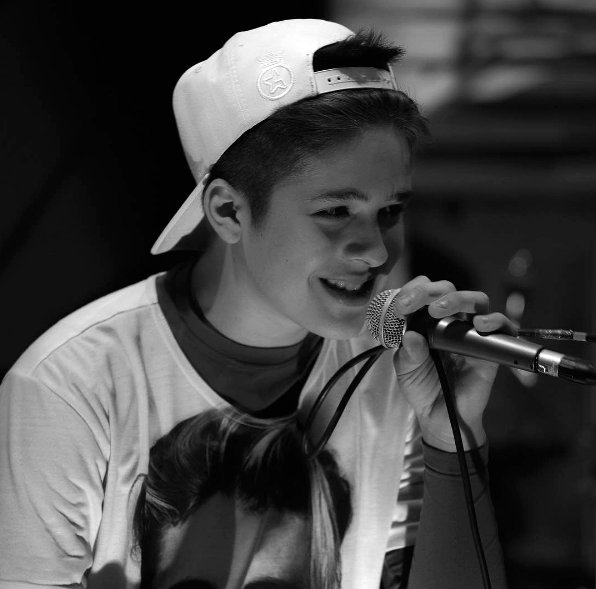 .🙈💙 #MegaTourJG <a href="/Joaoguiiavila/">João Guilherme Ávila</a>