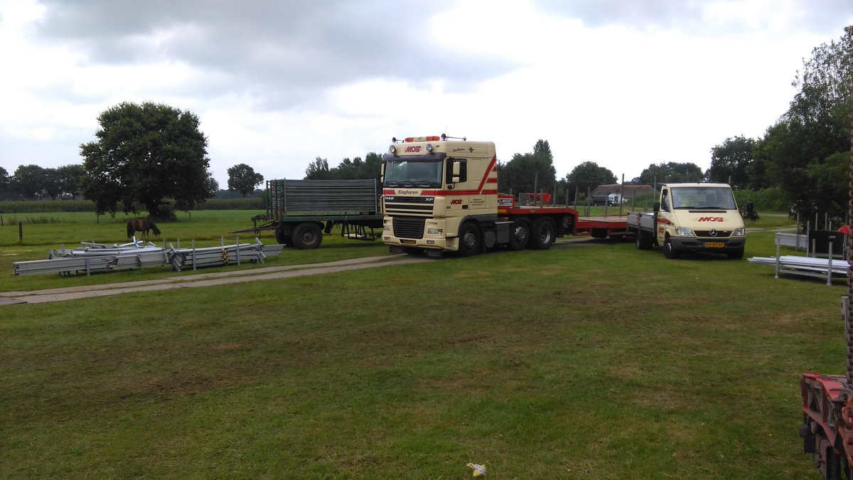 Het begin is er. Vrijdag beginnen we. bouwvakfeestoudlutten.nl  #bouwvakfeest #tentfeest #vakantie
