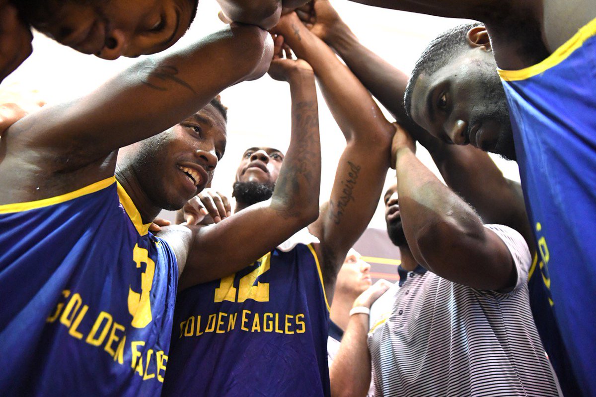 MarquetteMBB's tweet image. Thank you #mubb fans for your tremendous support of the @GoldenEaglesTBT squad in Chicago &amp;amp; Philly. @WessyWes23