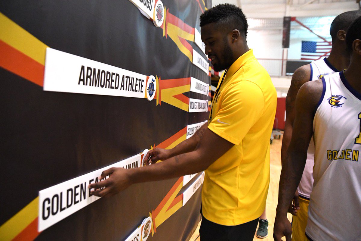 MarquetteMBB's tweet image. Thank you #mubb fans for your tremendous support of the @GoldenEaglesTBT squad in Chicago &amp;amp; Philly. @WessyWes23