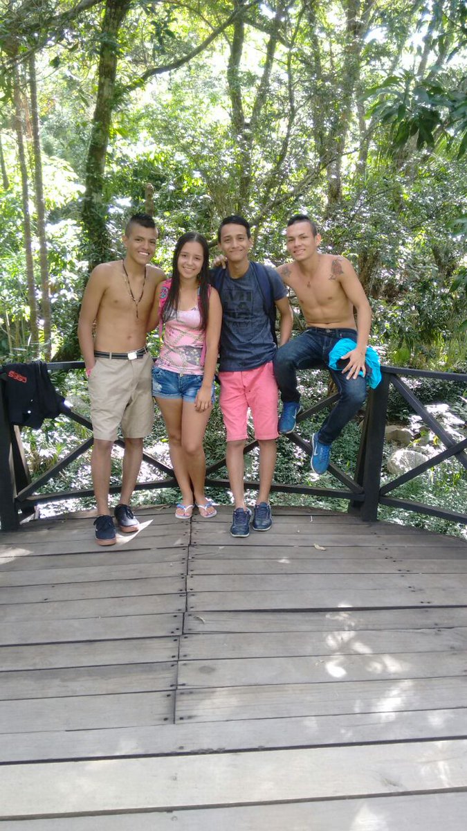 __LDOM's tweet photo. LOS MEJORES❤💋😘 https://t.co/cj9in129SK