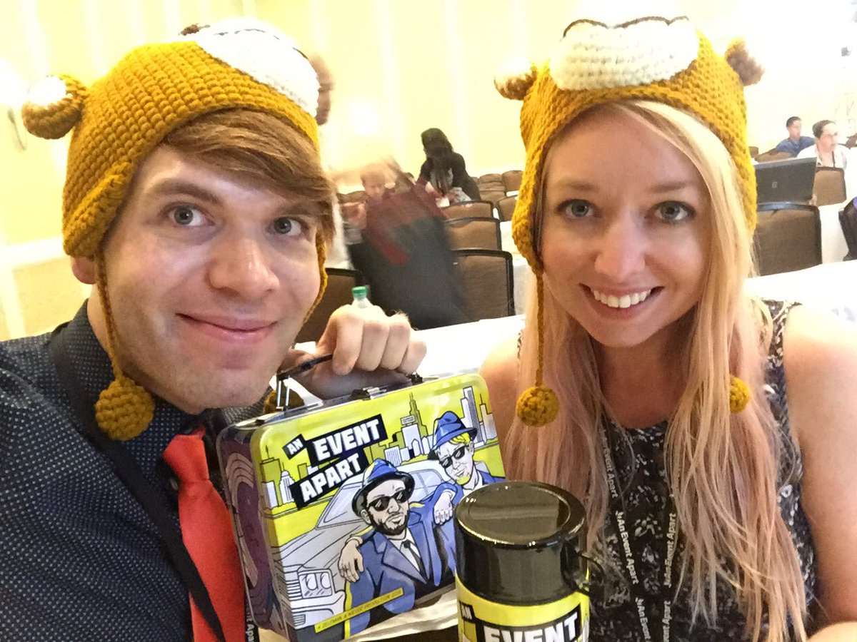 nomnomboris's tweet photo. Wee #OracleUX team learning new awesome things at #aeadc and loving the swag https://t.co/Pg1NlvqoM1