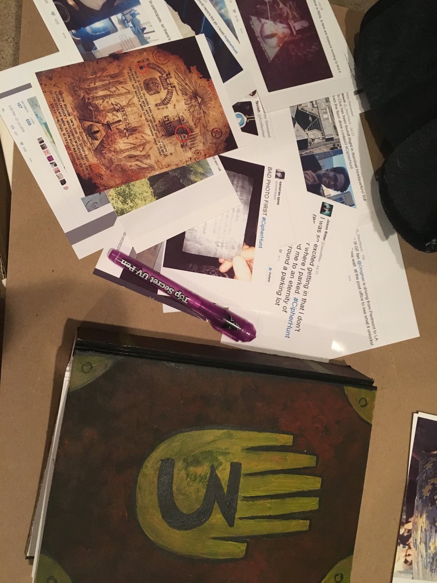 ArtistAlyWay's tweet photo. working on turning my handmade journal 3 into #journal4 for if I get to book signing in LA! #journal4 https://t.co/8TuZDmVaOD