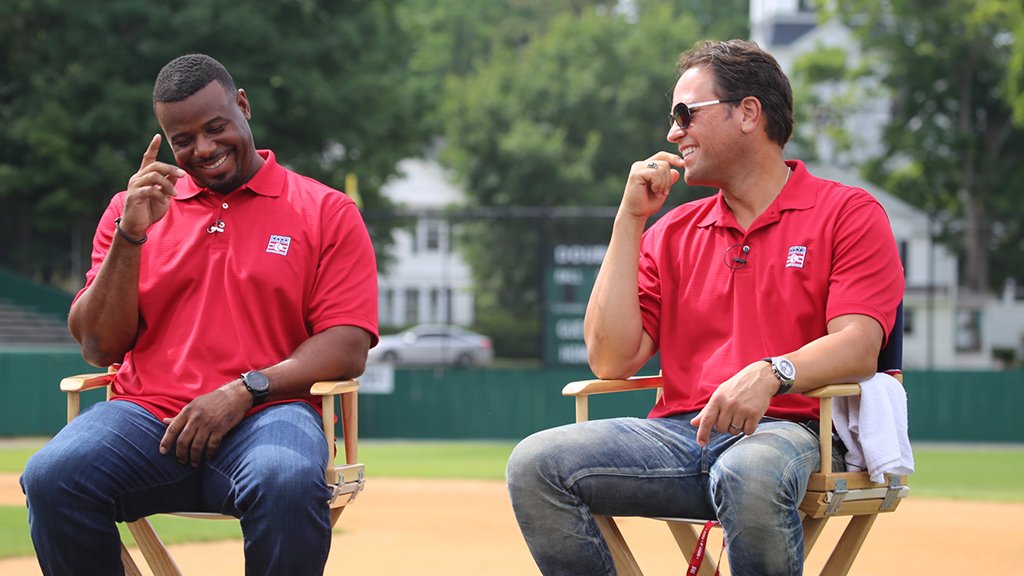 MLB's tweet photo. All laughs and smiles for the newest @baseballhall
members at the #HOF roundtable. https://t.co/VxPEUoozsV