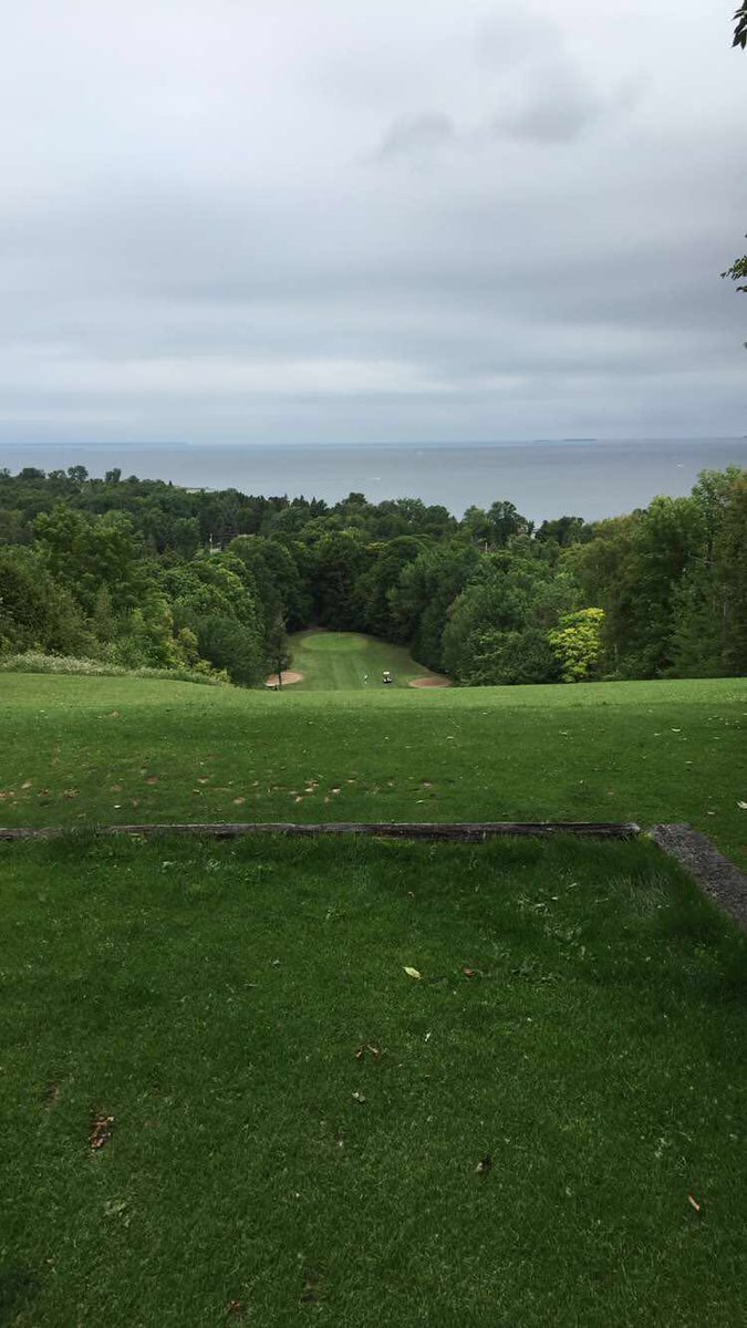 MikeKvto's tweet photo. Definitely one of the coolest holes I've ever had the chance to tee off from. #Alpineblue #eggharbor https://t.co/kkBduwzJ0g