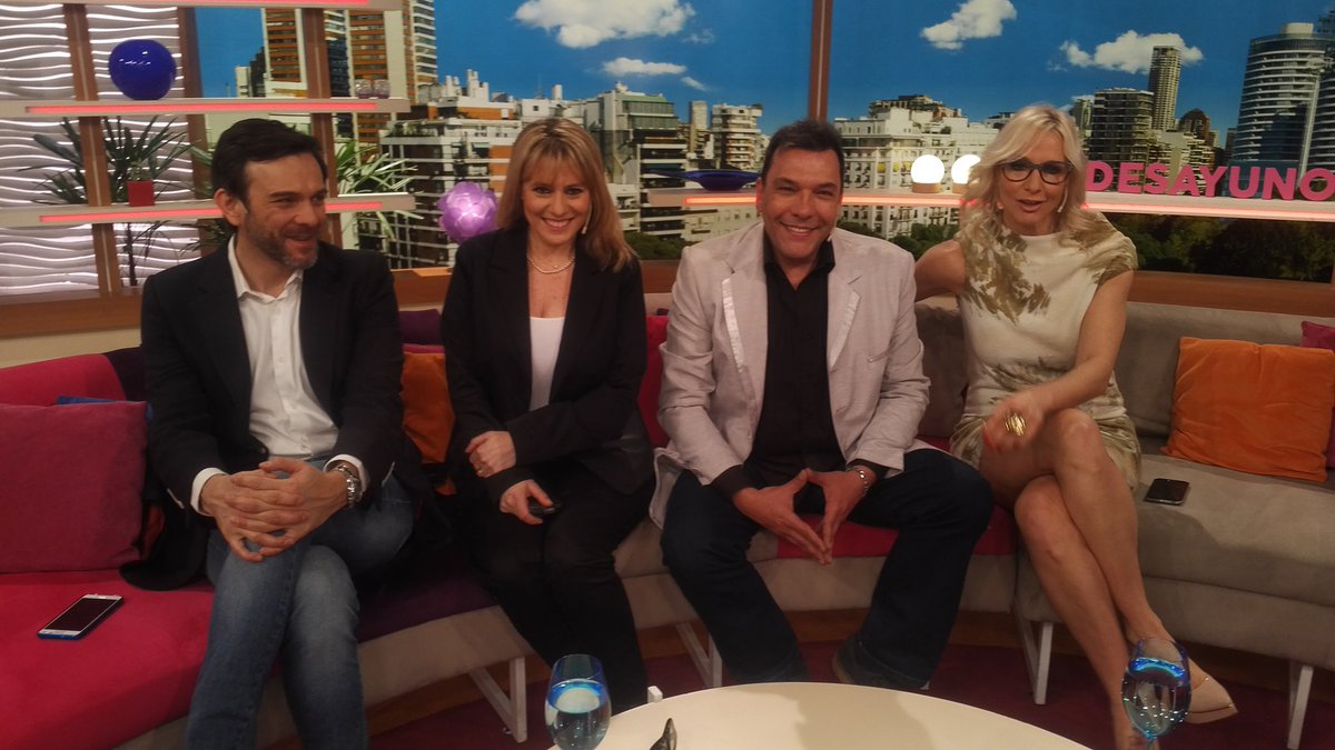En <a href="/DesayunoTV/">Desayuno Americano</a> con <a href="/adrianpalla/">adrian pallares</a> <a href="/AnaLauraRoman/">Ana Laura Román</a> <a href="/carlitacz/">Carla Czudnowsky</a> <a href="/paucolombini/">Paula Colombini</a> @gerdiazcastelli y <a href="/ChrisSanchook/">Christian</a>