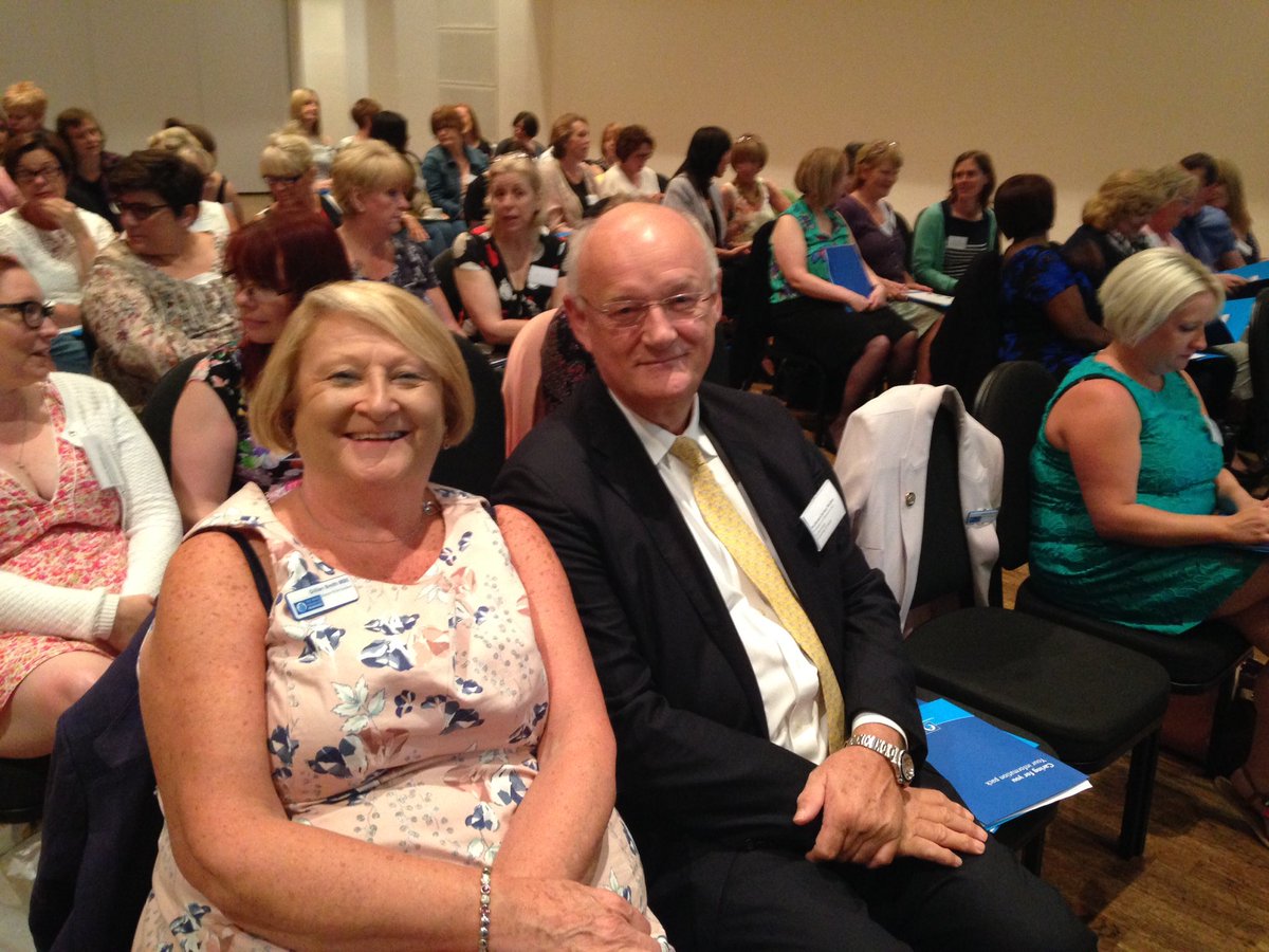JacqueGerrard's tweet photo. Gr8 2C top peeps @MidwivesRCM @smithgillianbl joined at shoulders with @RCObsGyn @jamesjwalker52 at ZV #RCMAL 👍 https://t.co/DlOE6TYApl