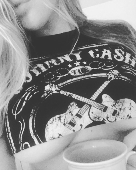 Coffee anyone? https://t.co/bLbvzpqlKd<a href="/tag/samanthasaint"class="tags"><span>#samanthasaint</span></a><a href="/tag/wickedgirl"class="tags"><span>#wickedgirl</span></a>