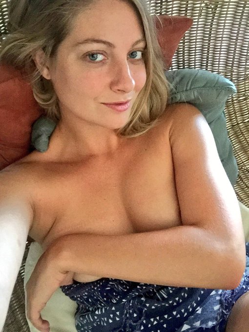 Sleepy head. Good morning :) https://t.co/nI3yVGCI2K<a href="/tag/saturday"class="tags"><span>#saturday</span></a><a href="/tag/naughty"class="tags"><span>#naughty</span></a>