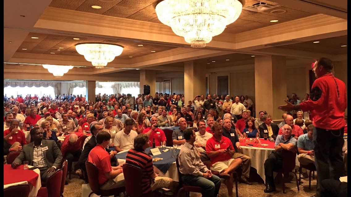 BradLoganTOC's tweet photo. Can you pick yourself out in the crowd? (Pic via @OleMissSports) #OleMiss #RRT16 https://t.co/pj5R5O6U5I