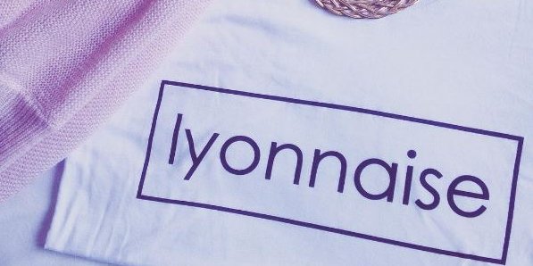 LaTribuneAURA's tweet photo. [Textile, la nouvelle génération 1/5]  @LcommeLyonnaise habille Lyon https://t.co/hHuFEBf6wZ #ActeursSummer https://t.co/aO56F8v9Ct