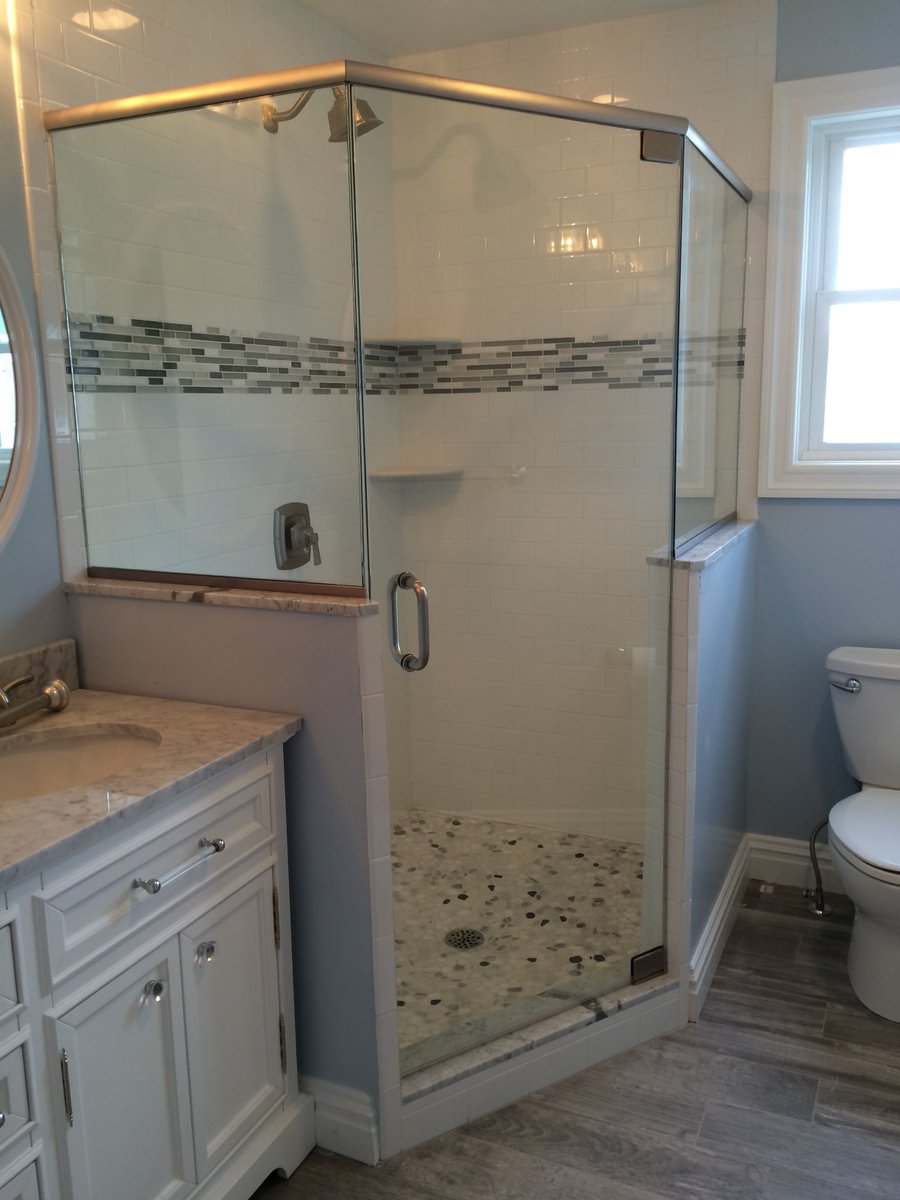 AccurateGlass1's tweet photo. Our newest install in Clifton, NJ! Neo-angle using 3/8" clear glass. We would love to hear your feedback! #NJ #AGM https://t.co/L4dp4cgfBA