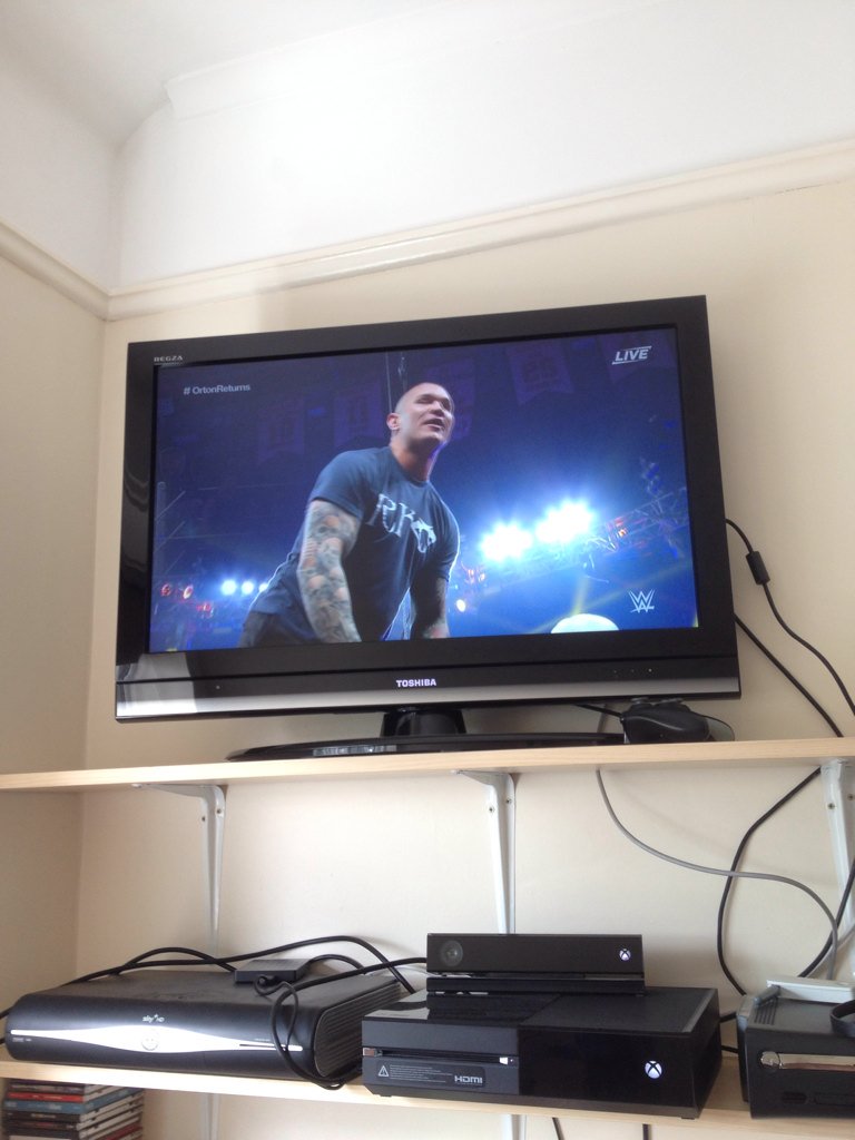 DistilledDagger's tweet photo. #WelcomeBackRandy #RKO @RandyOrton #WelcomeHome ๐๐ #WWEBattleground https://t.co/VJ9NWFq1c0