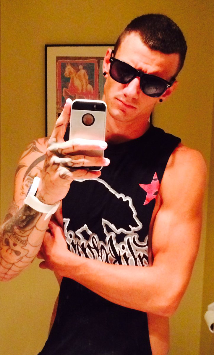 Brad Davis (@braddavisxxx) on Twitter photo 