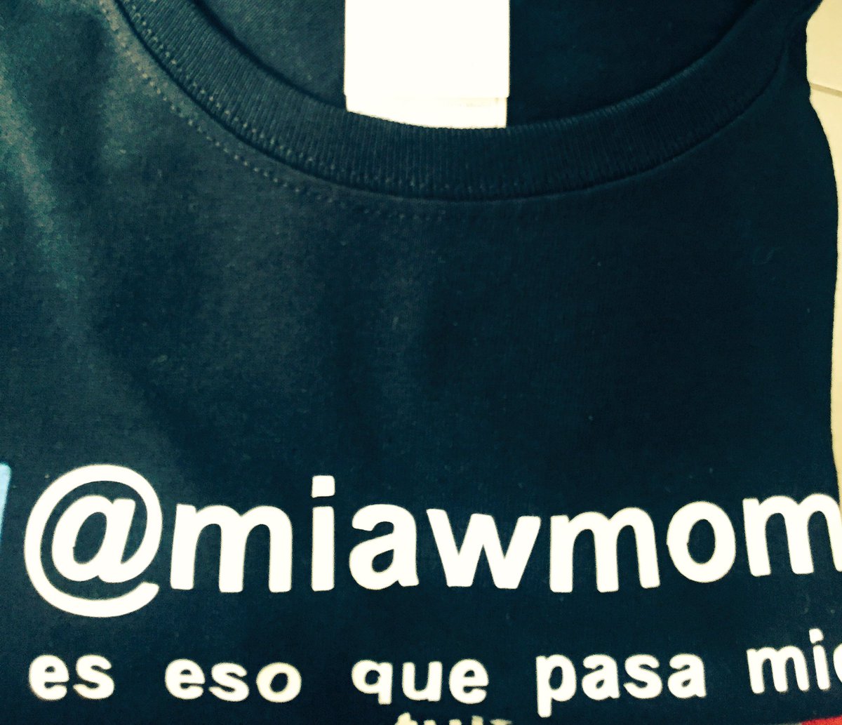 TwittGDL's tweet photo. Oye, @miawmomo, ya tenemos tu playera. 😊 https://t.co/5HEdwrx0ac