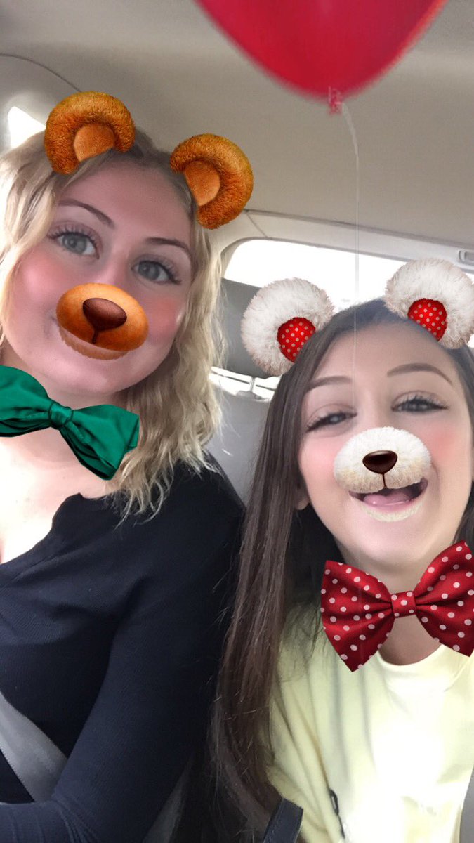 LillyVernor's tweet photo. happy birthday @HannahWhiteley3 !! love u sm girl💕 congrats ur finally legal😝😈🎉 https://t.co/tF2Xc33eKE