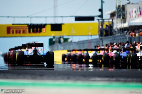 Last year's #HungarianGP was rated 9.1/10 by F1 Fanatic readers. Rate this year's race: #F1 ow.ly/t5Dz302zm0B