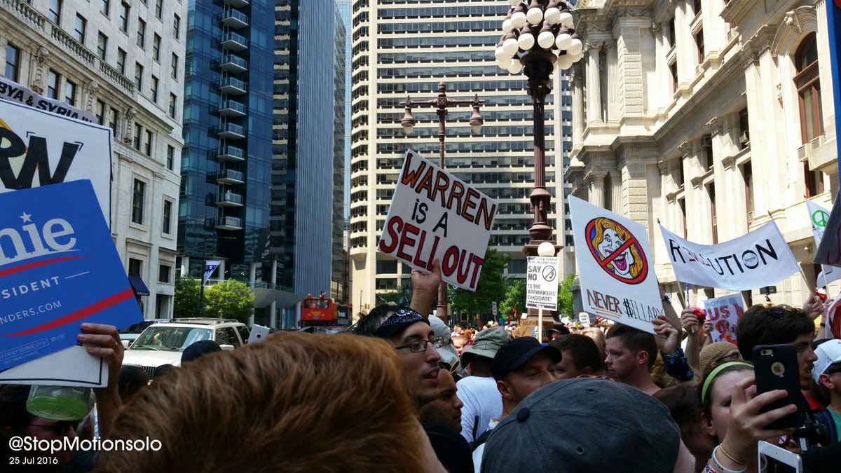 StopMotionsolo's tweet photo. Crowd of 1k at #Philly City Hall. #DNCinPHL #BernieorBust #VoteForCongress #WarrenSoldOut https://t.co/Y7IKf6gX8s