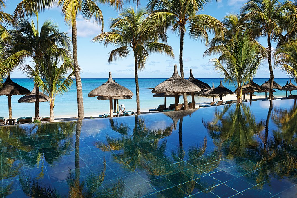 BeachcomberES's tweet photo. RT si te gustaría pasar la tarde en esta piscina https://t.co/n7xtIYVYdB #Mauricio #Bchotels https://t.co/X1qdeej9Q1