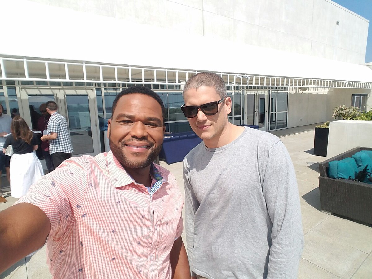 anthonyanderson's tweet image. New photos from#Comiccon up on my Facebook page. I mean, I talked to EVERYBODY! #SDCC2016 facebook.com/OfficialAnthon…