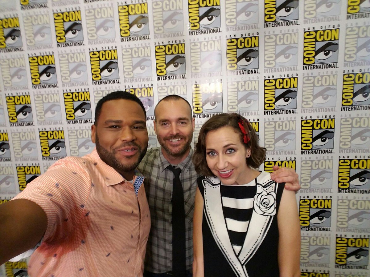anthonyanderson's tweet image. New photos from#Comiccon up on my Facebook page. I mean, I talked to EVERYBODY! #SDCC2016 facebook.com/OfficialAnthon…