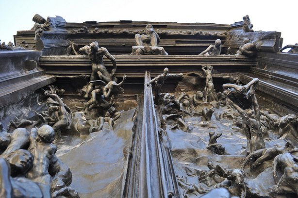 Rebmangas's tweet photo. ... Y entonces llega lo bueno: La puerta del infierno. Rodin por fin empieza su éxito. @ElisaQuei https://t.co/2kOtUx10rc
