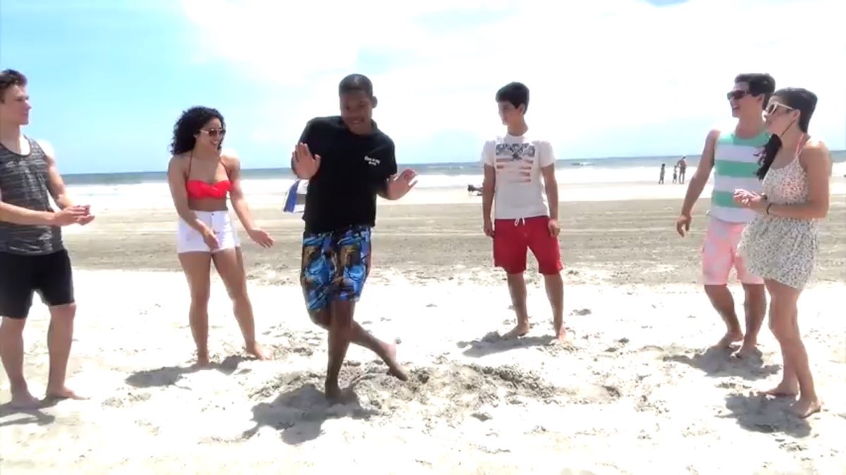 DissonantCovers's tweet image. See what the fun is about. Check it out! youtu.be/BgeP33n6wDw